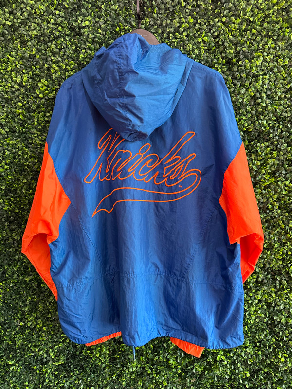 VINTAGE NEW YORK KNICKS COMPETITOR WINDBREAKER