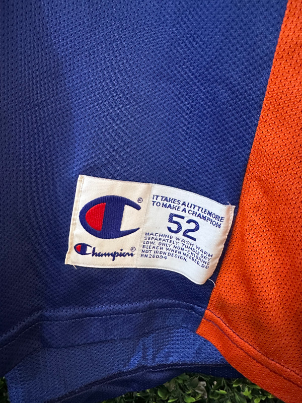 VINTAGE NEW YORK KNICKS CHAMPION JERSEY BLANK