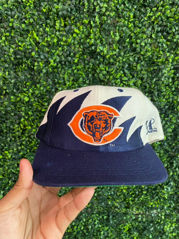 VINTAGE CHICAGO BEARS LOGO ATHLETIC SHARKTOOTH SNAPBACK