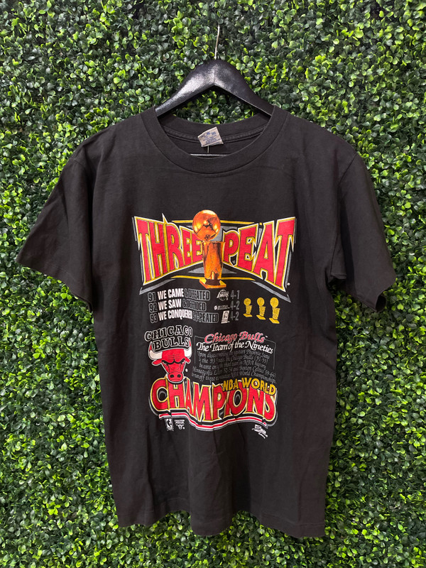 Chicago bulls deals three peat shirt