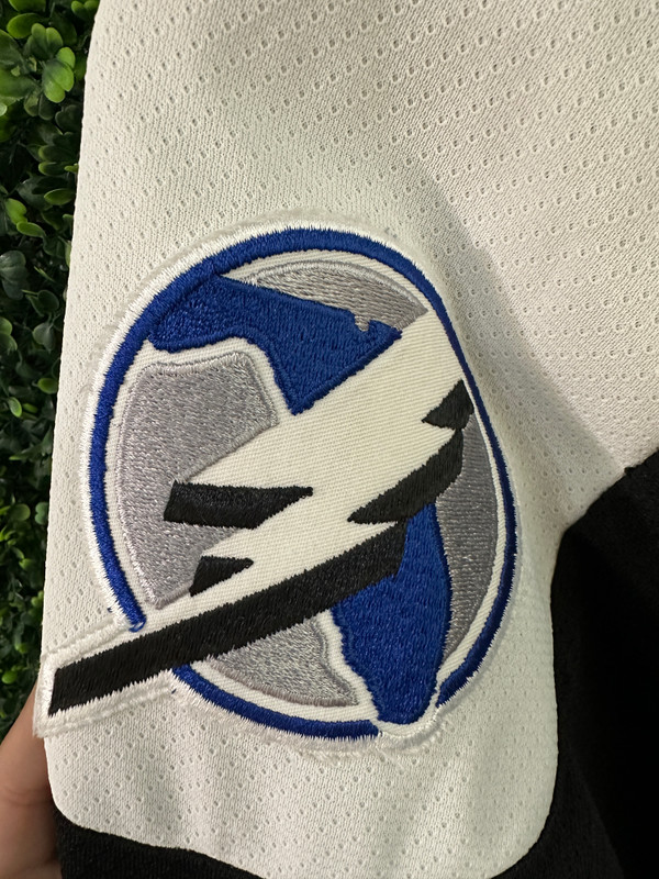 VINTAGE TAMPA BAY LIGHTNING CCM BLACK JERSEY