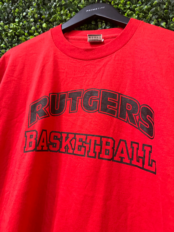 VINTAGE RUTGERS BASKETBALL FRUIT OF THE LOOM TEE