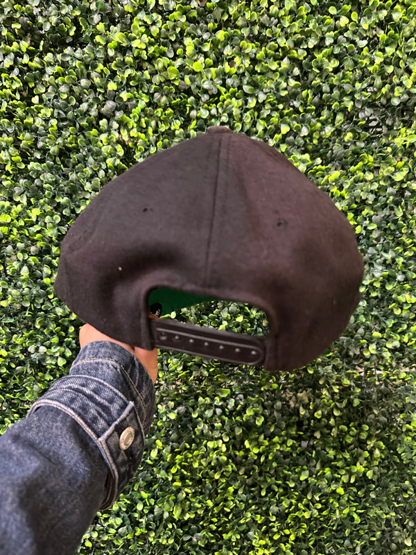 VINTAGE CHICAGO BULLS 3 PEAT SNAPBACK