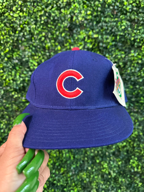 DEADSTOCK VINTAGE CHICAGO CUBS NEW ERA FITTED CAP