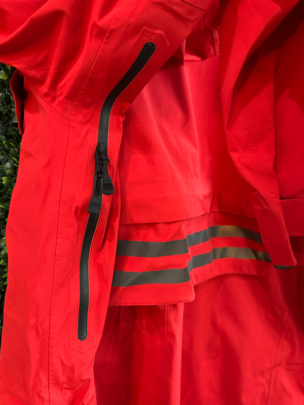 BRAND NEW CANADA GOOSE JACKET