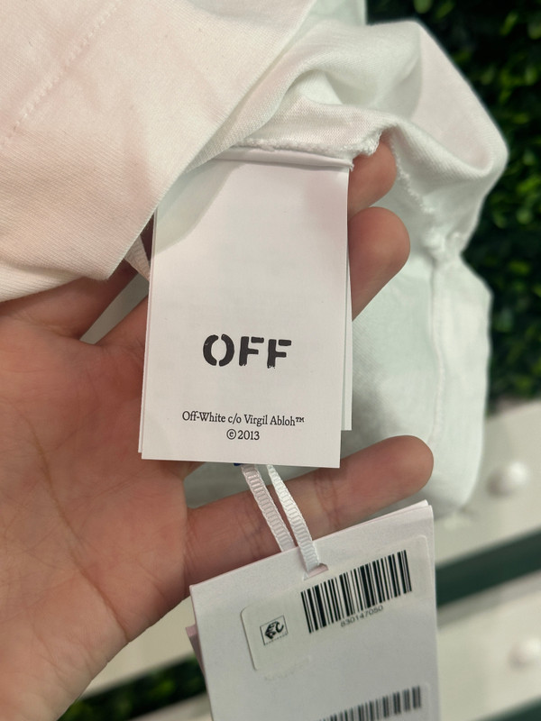 BRAND NEW OFF-WHITE SNAKE TEE (SZ XL)