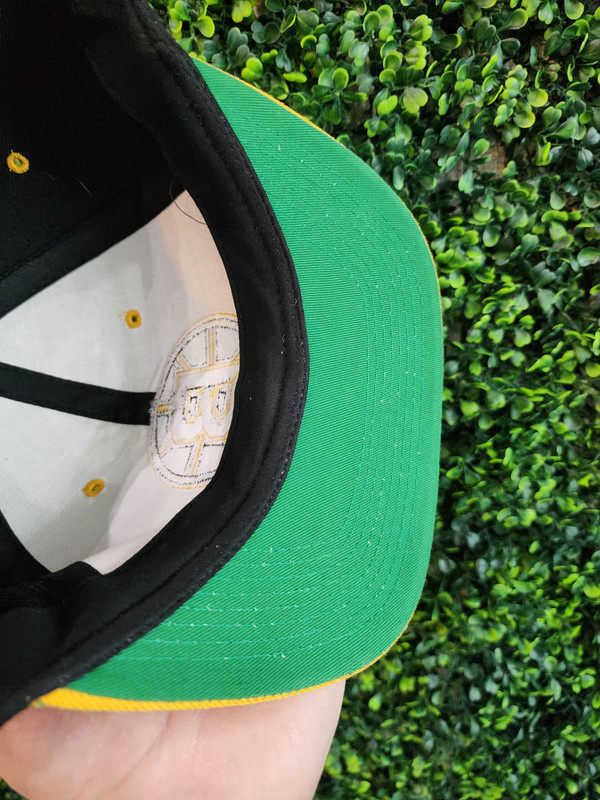 VINTAGE BOSTON BRUINS NHL 2 TONE SNAPBACK