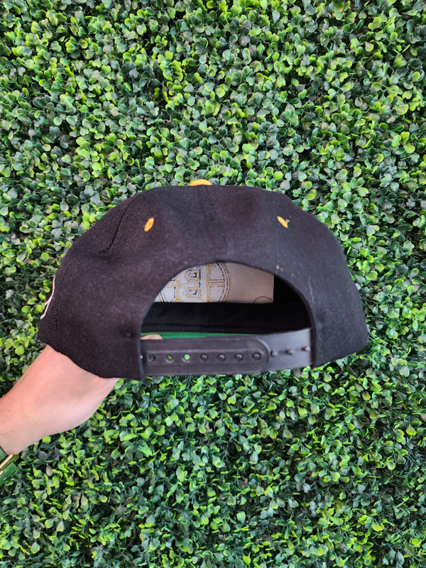 VINTAGE BOSTON BRUINS NHL 2 TONE SNAPBACK