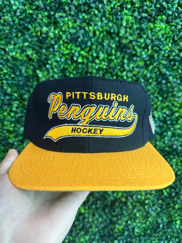 VINTAGE PITTSBURGH PENGUINS TAILWHIP SNAPBACK