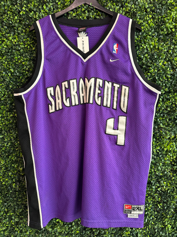 VINTGE CHRIS WEBBER SACRAMENTO KINGS NIKE SWINGMAN JERSEY