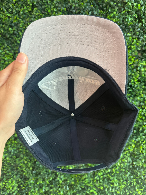 DEADSTOCK VINTAGE NEW YORK YANKEES 1999 WORLD SERIES CHAMPIONS SNAPBACK