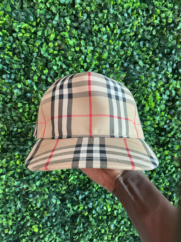 BURBERRY CHECKS BASEBALL CAP (SZ L)