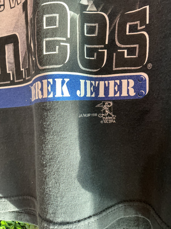 VINTAGE 1999 DEREK JETER NY YANKEES (L)