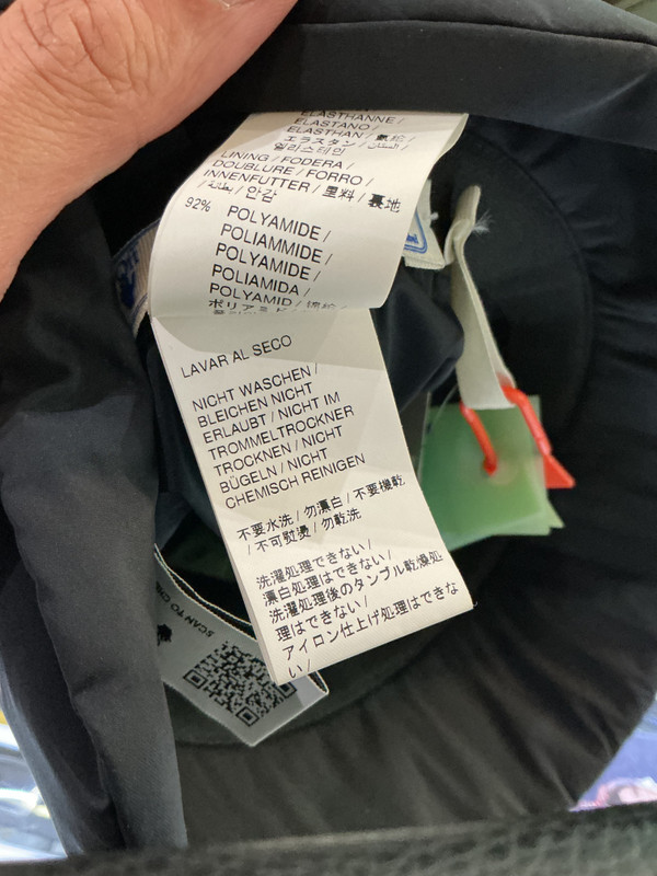 OFF WHITE BLACK BUCKET HAT