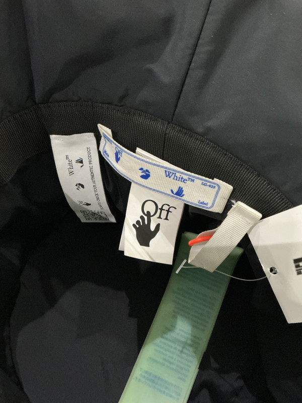 OFF WHITE BLACK BUCKET HAT
