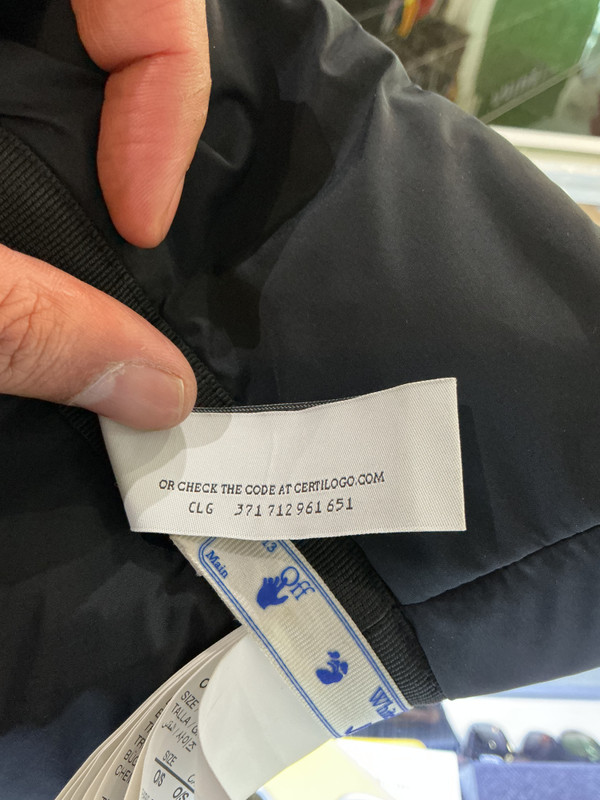 OFF WHITE BLACK BUCKET HAT