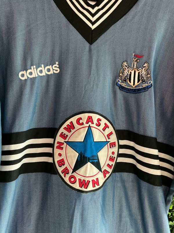 VINTAGE NEWCASTLE ADIDAS BLUE KIT