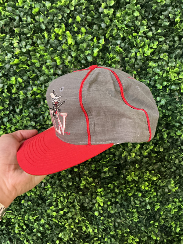 DEADSTOCK VINTAGE UNLV THE GAME GREY/RED SNAPBACK