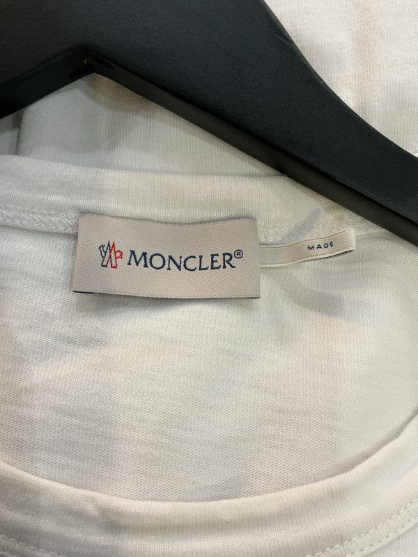 MONCLER LONG SLEEVE W/ EMBROIDERED LOGO (SZ L)