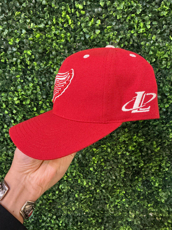 VINTAGE DETROIT RED WINGS LOGO ATHLETIC SNAPBACK