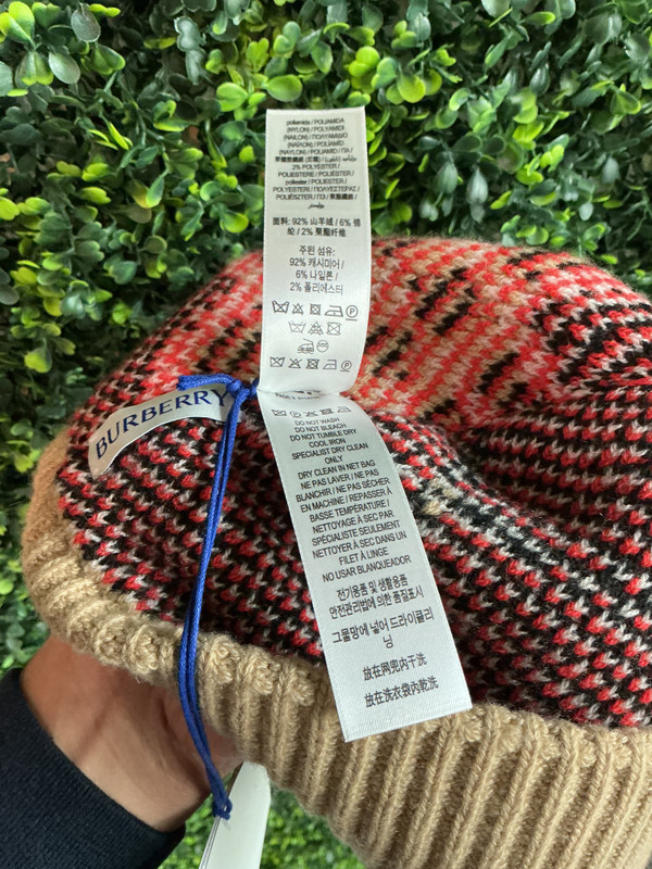 BRAND NEW BURBERRY CASHMERE CHECK PRINT BEANIE