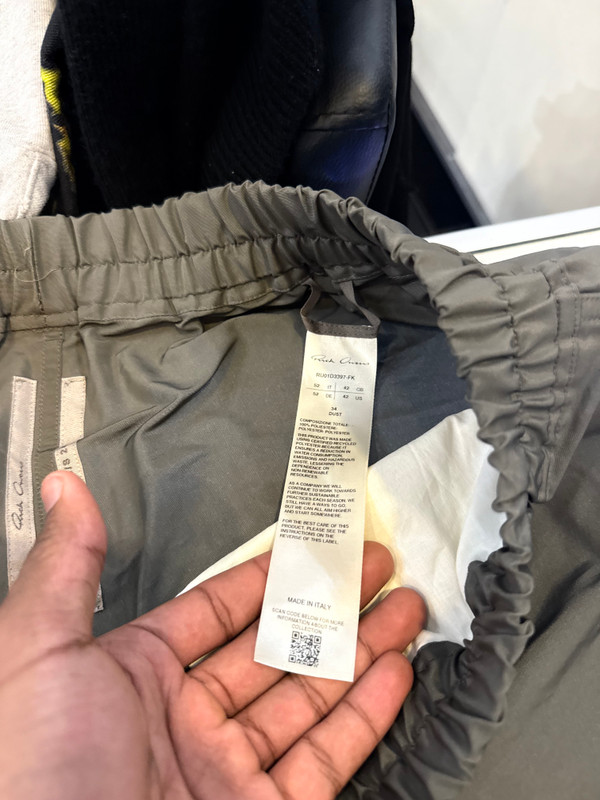 RICK OWEN GREY SHORTS (SZ XL)