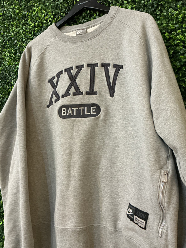 KOBE BRYANT NIKE BATTLE CREWNECK (SZ XL)