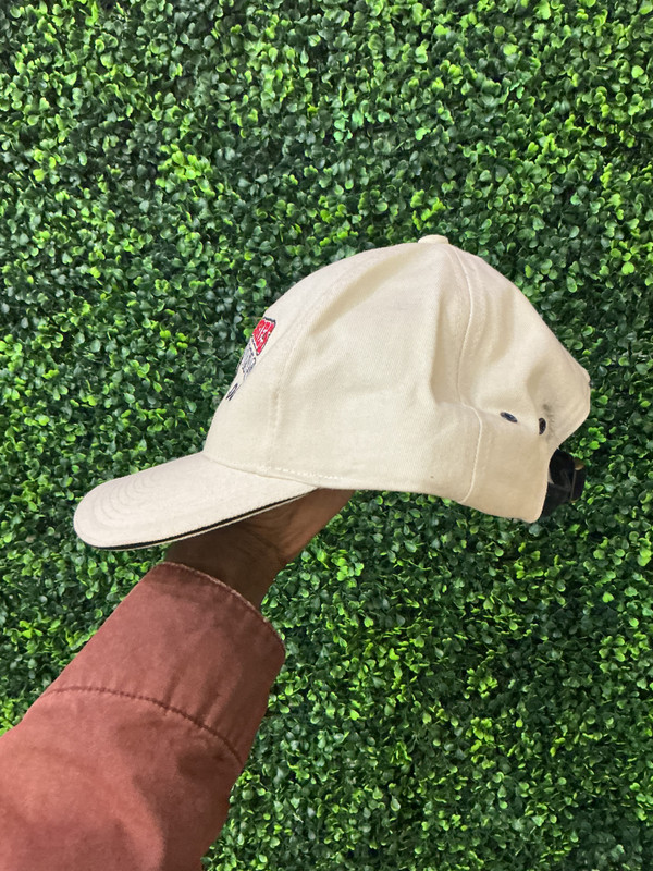 VINTAGE DEADSTOCK NY YANKEES 2000 WORLD SERIES CHAMPIONS LOGO ATHLETIC CAP