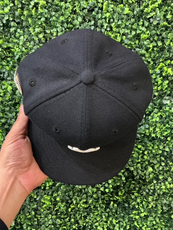 NY YANKEES NEW ERA 2024 WORLD SERIES PATCH FITTED HAT (SZ 7 1/8)