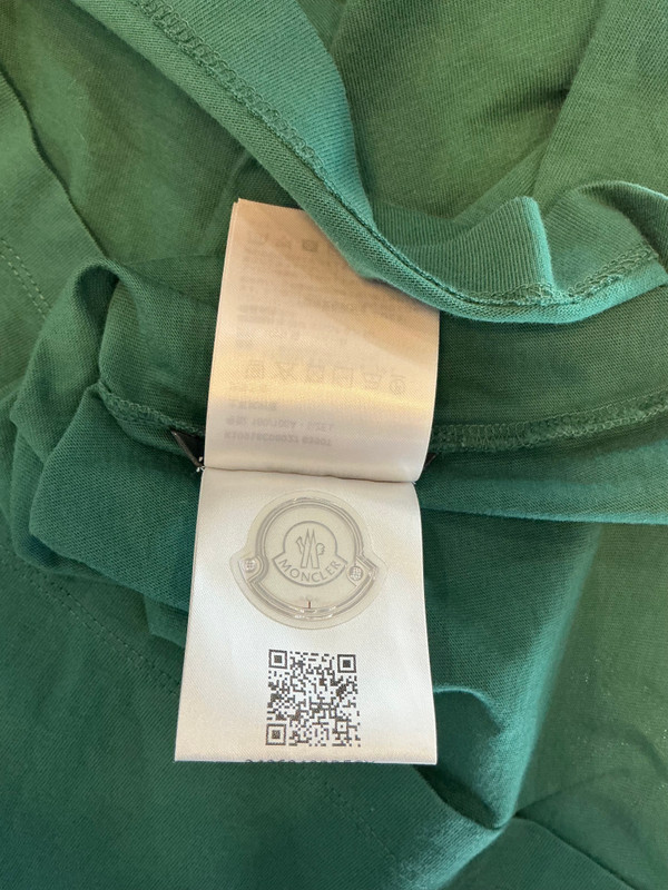 BRAND NEW MONCLER GREEN NECK LOGO TEE