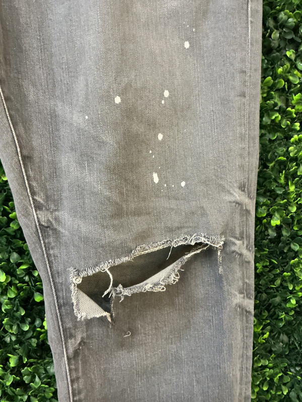 PURPLE BRAND GREY/WHITE PAINT JEANS (SZ 36)