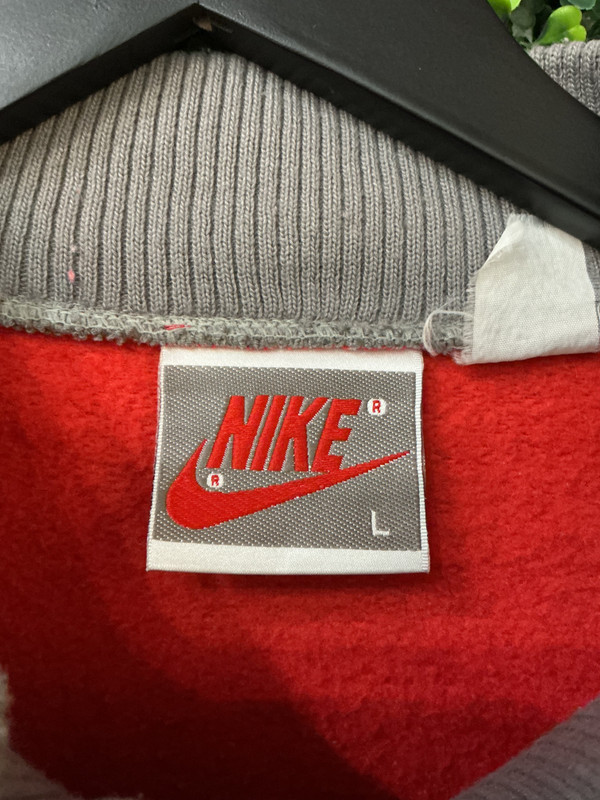 VINTAGE NIKE TRIANGLE LOGO ZIP UP JACKET