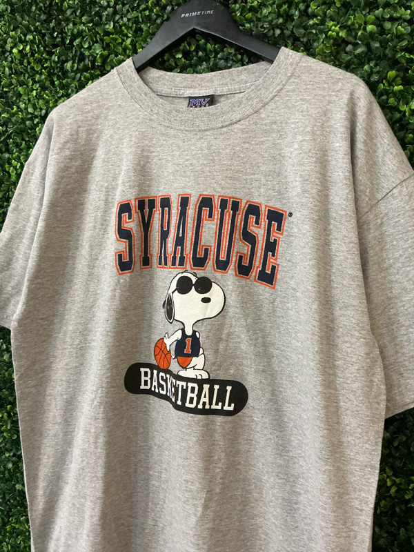 DEADSTOCK VINTAGE SNOOPY SYRACUSE BASKETBALL TEE
