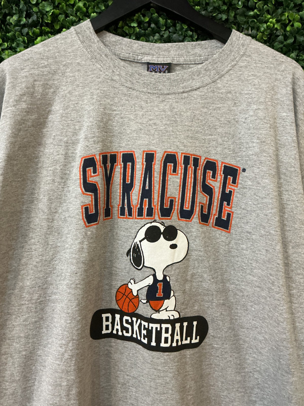 DEADSTOCK VINTAGE SNOOPY SYRACUSE BASKETBALL TEE