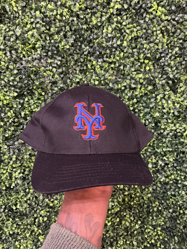 VINTAGE NEW YORK METS BLACK CAP