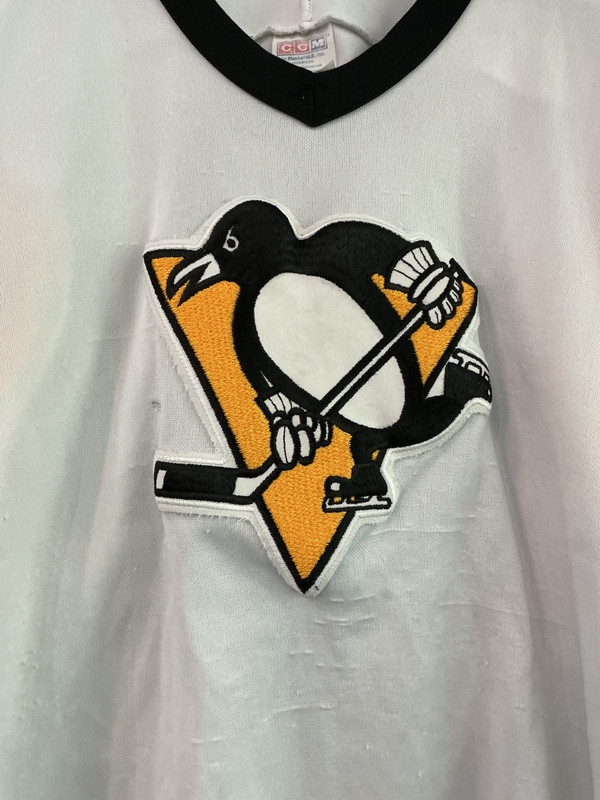 VINTAGE PITTSBURGH PENGUINS CCM HOME JERSEY