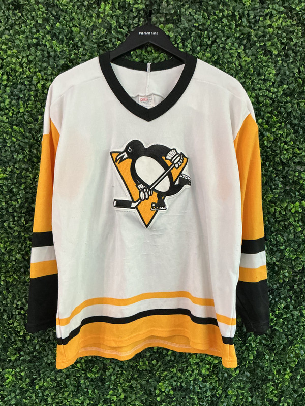 VINTAGE PITTSBURGH PENGUINS CCM HOME JERSEY