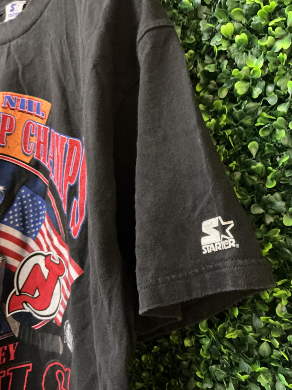 VINTAGE NJ DEVILS '95 STANLEY CUP CHAMPS STARTER TEE