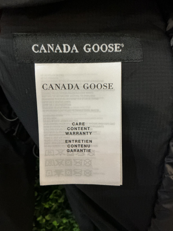 BRAND NEW CANADA GOOSE BLACK LODGE DOWN JACKET