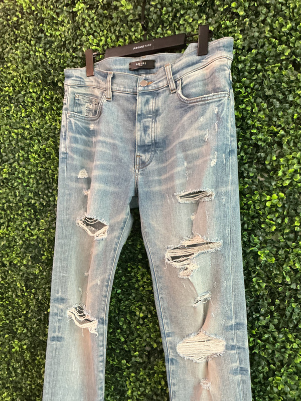 AMIRI MX1 RIPPED SKINNY JEANS (SZ 32)
