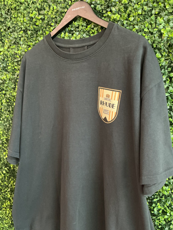 RHUDE MONT-BLANC BLACK HOTEL TEE (SZ XXL)