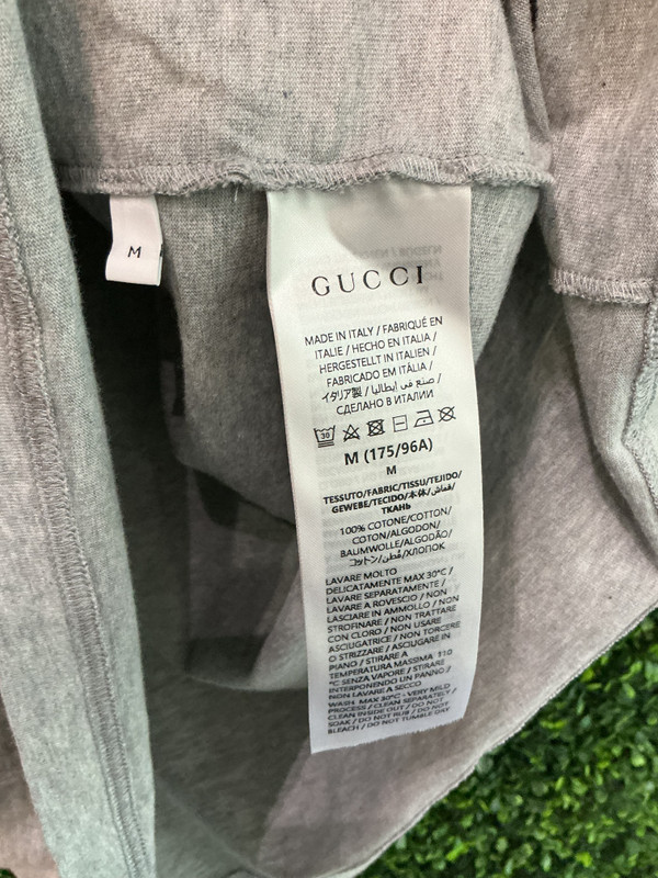 GUCCI GREY LOGO PRINT TEE (SZ M)