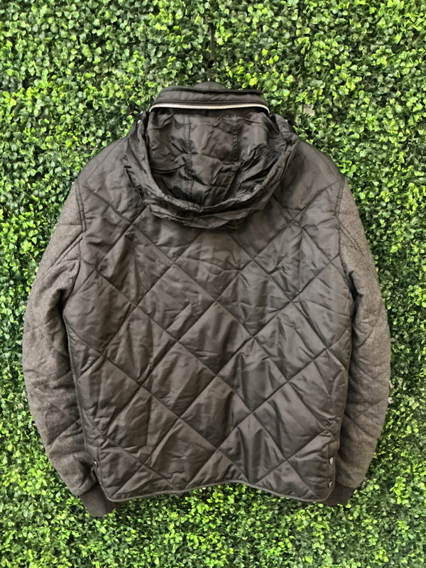 BURBERRY QUILTED JACKET