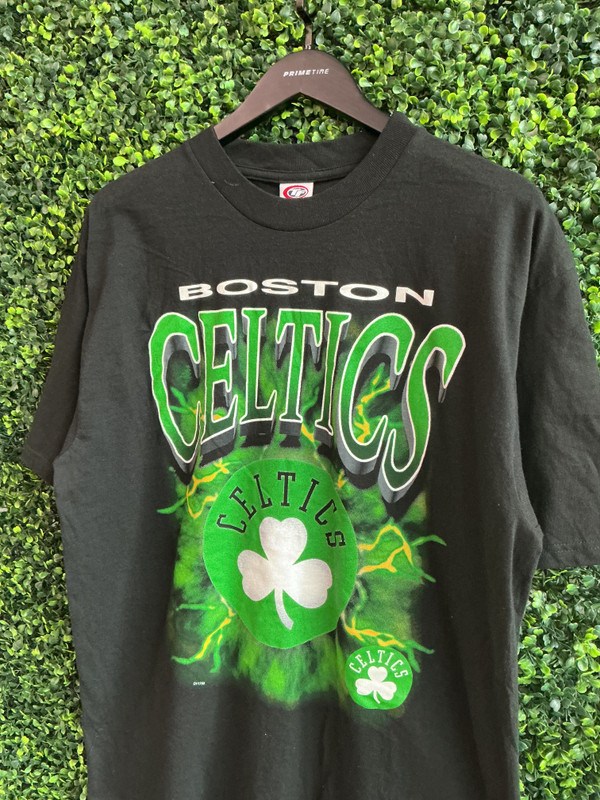 VINTAGE BOSTON CELTICS TRUE FAN GRAPHIC TEE