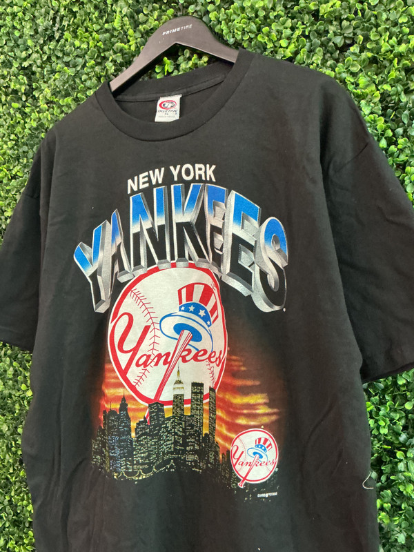 DEADSTOCK VINTAGE NY YANKEES DYNASTY TAG GRAPHIC TEE