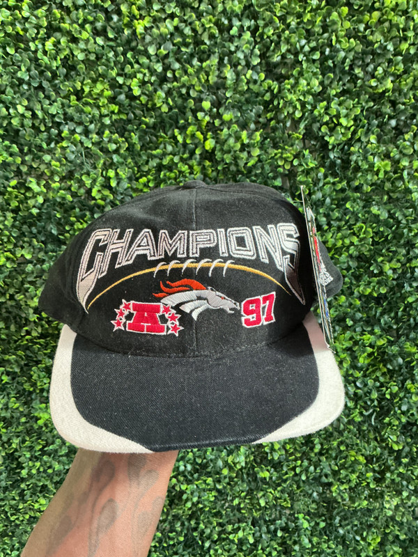 DEADSTOCK VINTAGE DENVER BRONCOS 1997 AFC CHAMPIONS SPORTS SPECIALTIES SNAPBACK