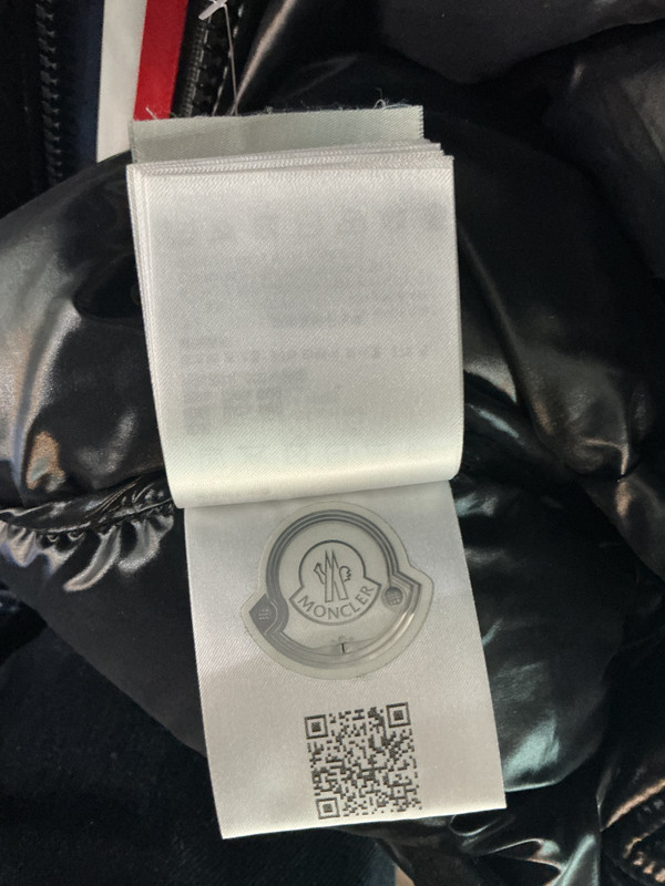 MONCLER BLACK MONTBELIARD COAT (SZ M)