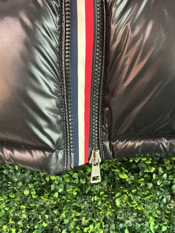 MONCLER BLACK MONTBELIARD COAT (SZ M)