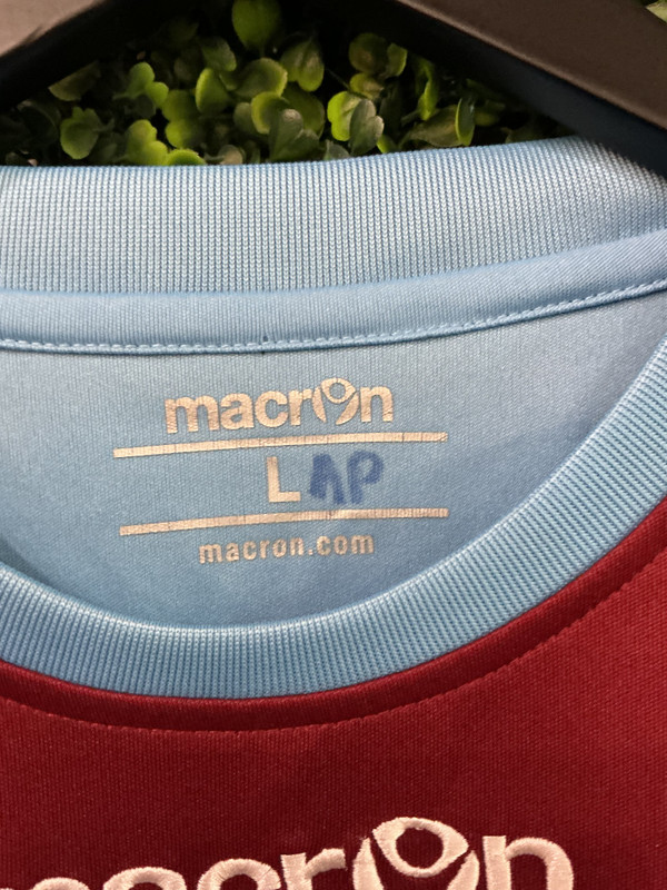 WEST HAM UNITED MACRON 2010-2012 TRAINING KIT