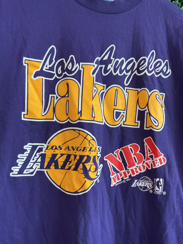 VINTAGE LOS ANGELES LAKERS TRENCH ULTRA TEE
